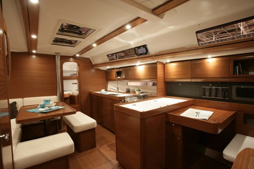 Dufour 405 interior © SW